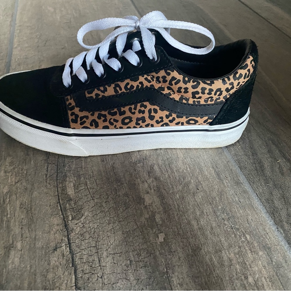 Leopard Vans
